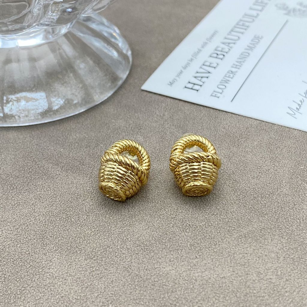 New stylish and elegant women's metal earrings with creative cute bamboo basket design