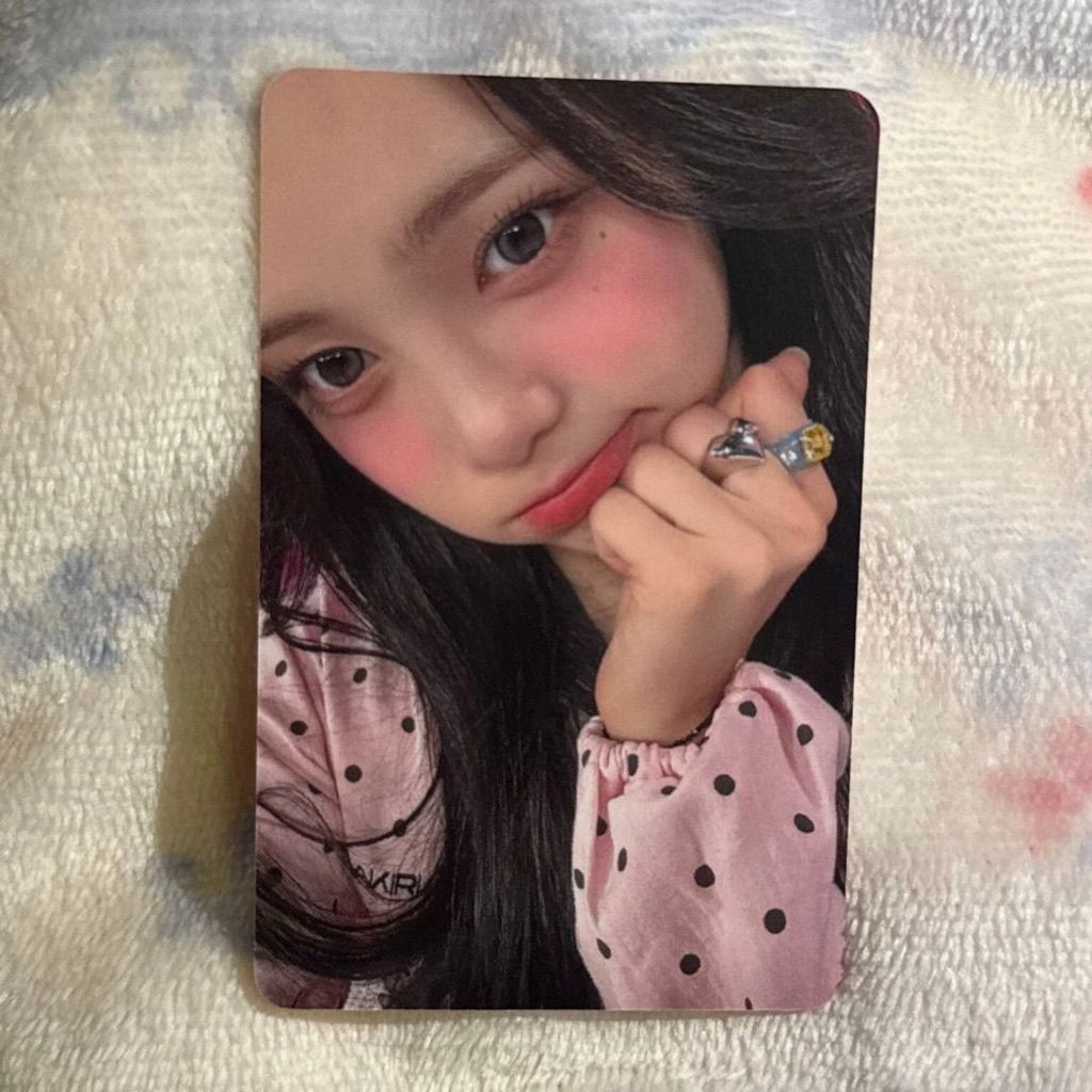 Hàng sẵn có Hearts2Hearts focus mr Lucky Card Hearts Girl Single Card Zheng Yian Photo Card Girl Gro