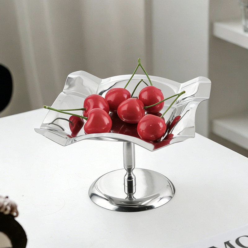 Light luxury metal high-footed fruit plate set, home decor accessory for model rooms, hotels, and cl