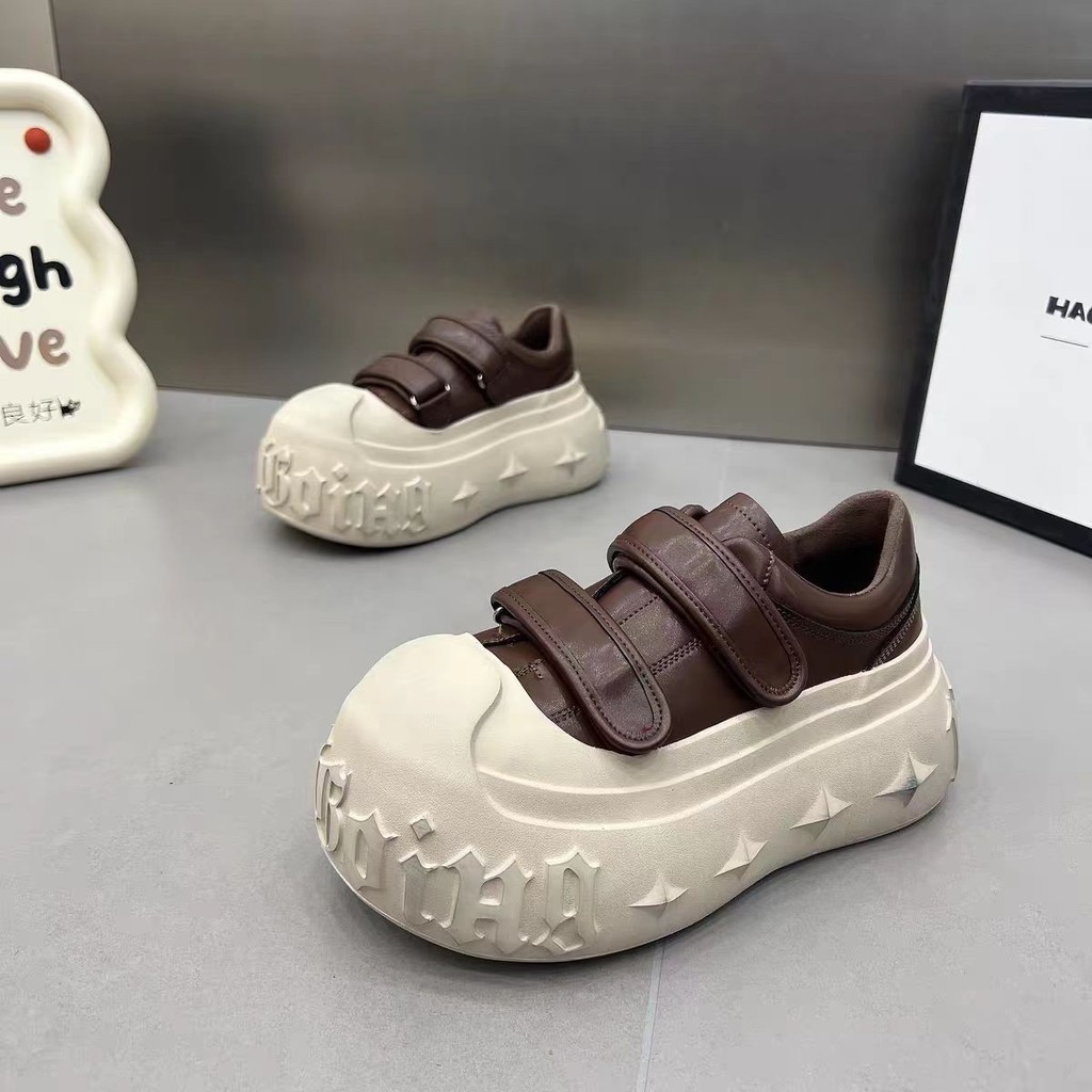 Mùa Thu 2025 Phong Cách Mới Nhỏ Châu Âu Hàng Velcro Đế Dày Đau Khổ Bánh Mì Giày Tăng Chiều Cao Đế Gi