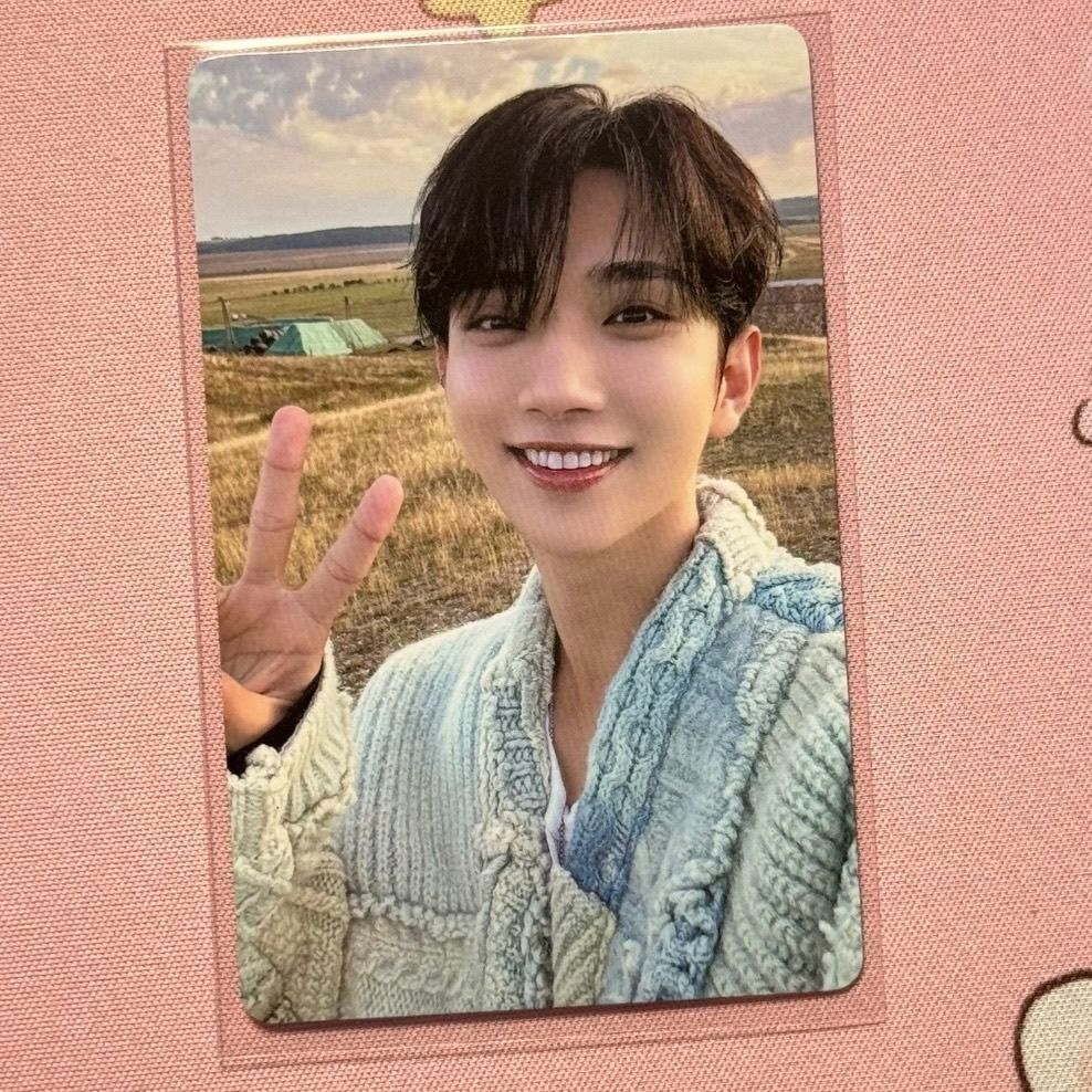 Seventeen Joshua Hong Zhixiu mini 11 yzy3.0