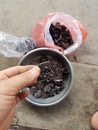 Chốt sập cánh tủ giá cho 5c