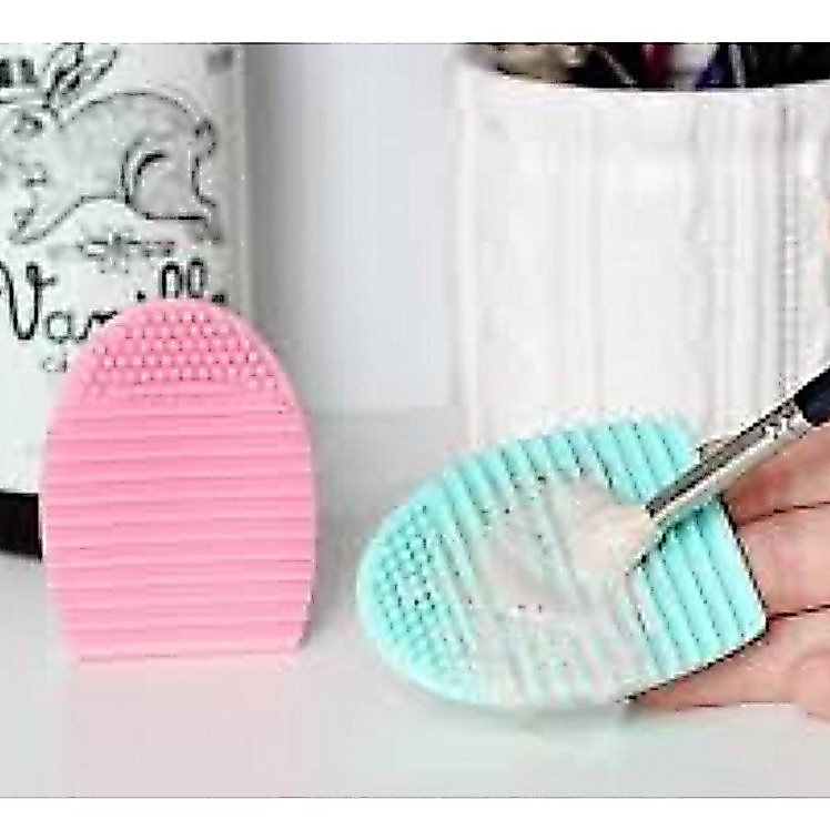 Dụng cụ vệ sinh cọ trang điểm