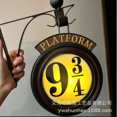 Sản phẩm Hot Xuyên biên giới HarryPotter93 / 4 Đèn ngủ treo tường Chủ đề HarryPotter Chiếu sáng sáng