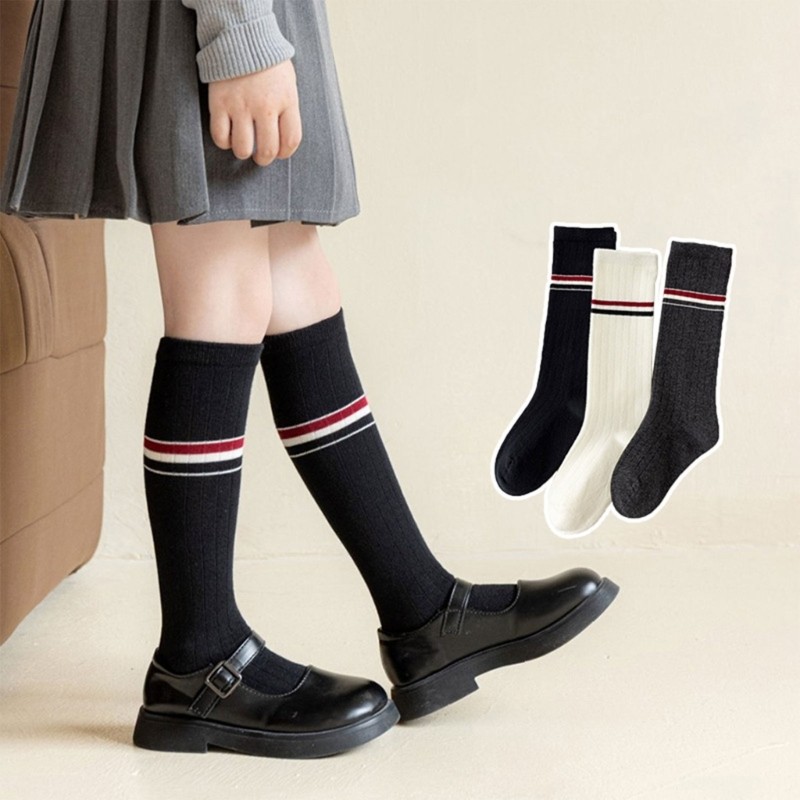 Tất trang phục đi học Hi Kids có mũi thấp và chi tiết xếp nếp