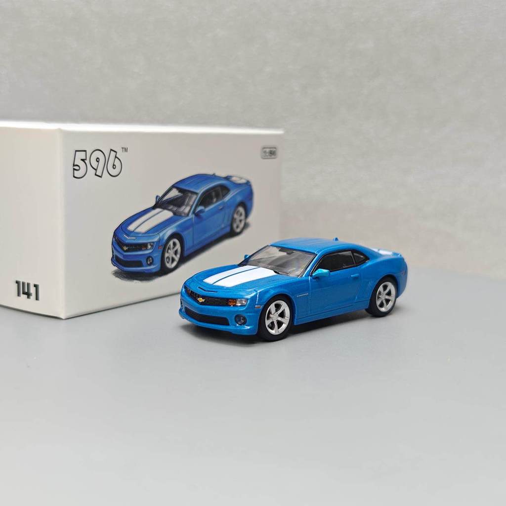 596 1: 64 Camaro-Camaro (Vòng hoa trắng xanh) 141 Quà tặng mô hình xe hợp kim