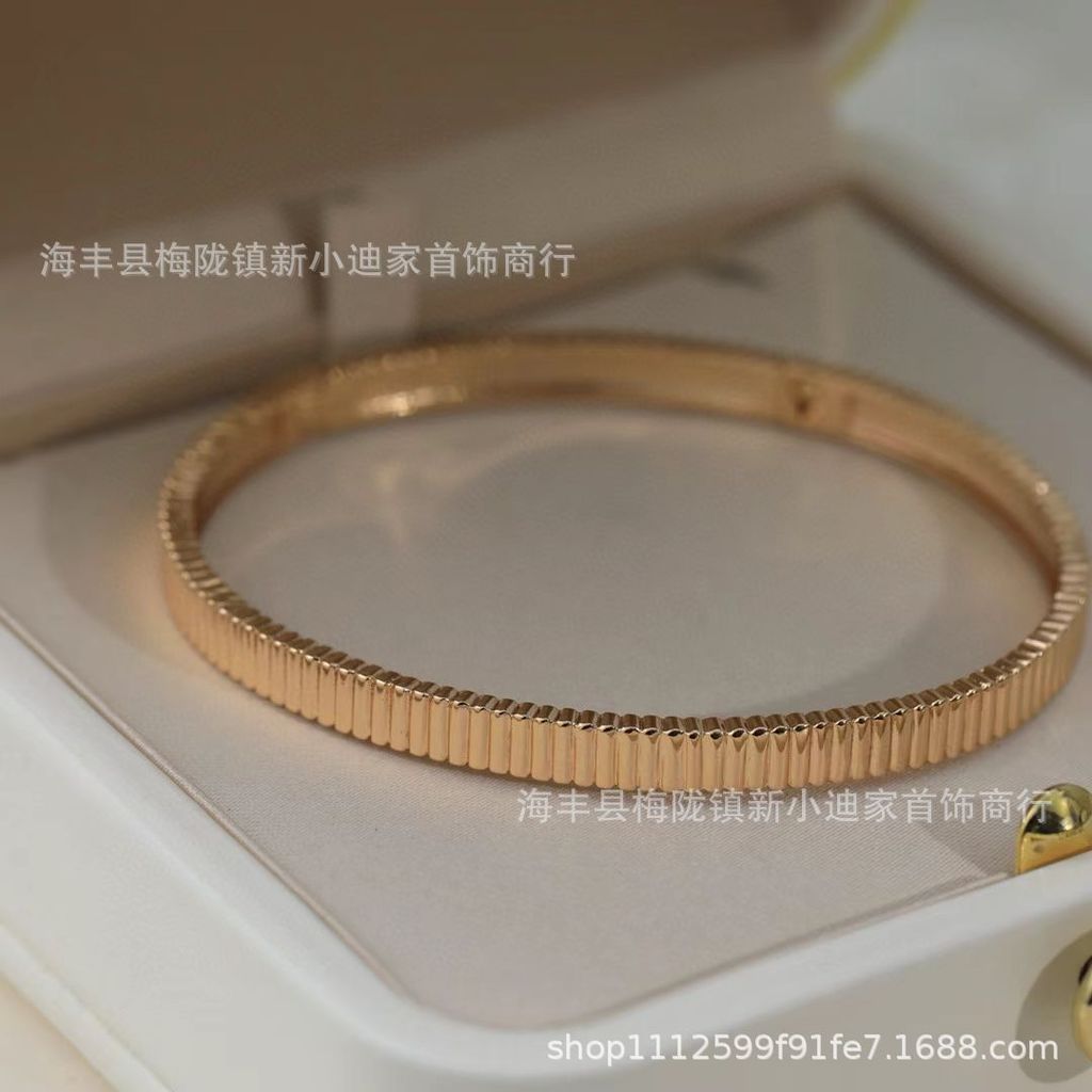 Vòng tay đeo tay sọc vàng 99MR V Mạ vàng 18K Nam Nữ Vòng tay đôi