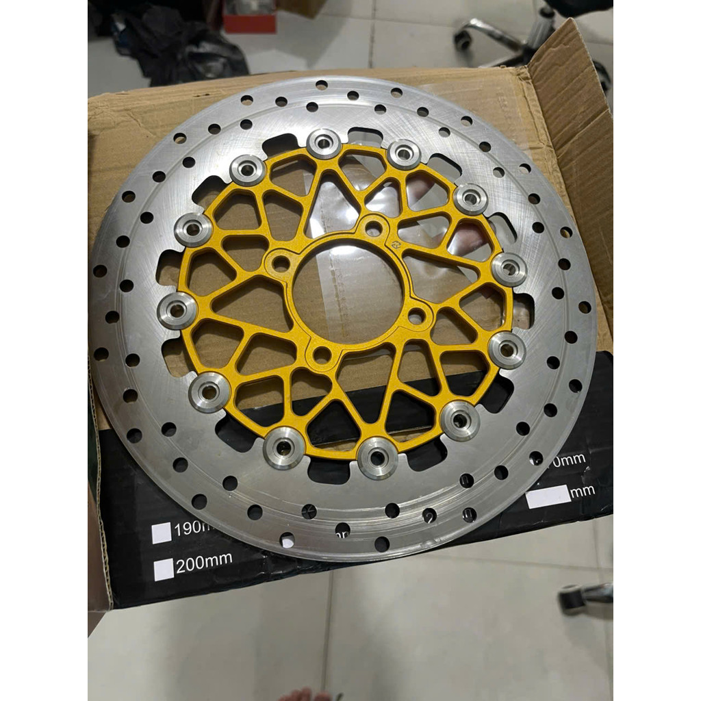 ( Hàng Cũ ) đĩa swit 267mm có trầy xước nhẹ còn đẹp như mới ARM Racing-Nhi
