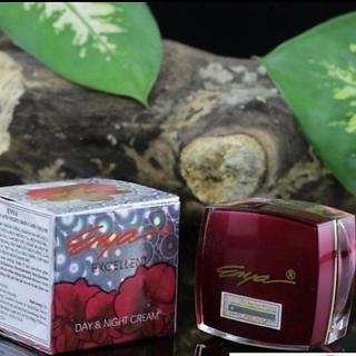 Kem Enya giảm Mụn Trắng Da 20g