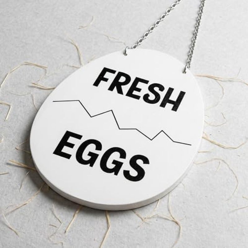 Fresh Eggs Metal Sign for Chicken Coop, Flip Design Eggs Sold Out Yard Sign, Rustic Farmhouse Decor 