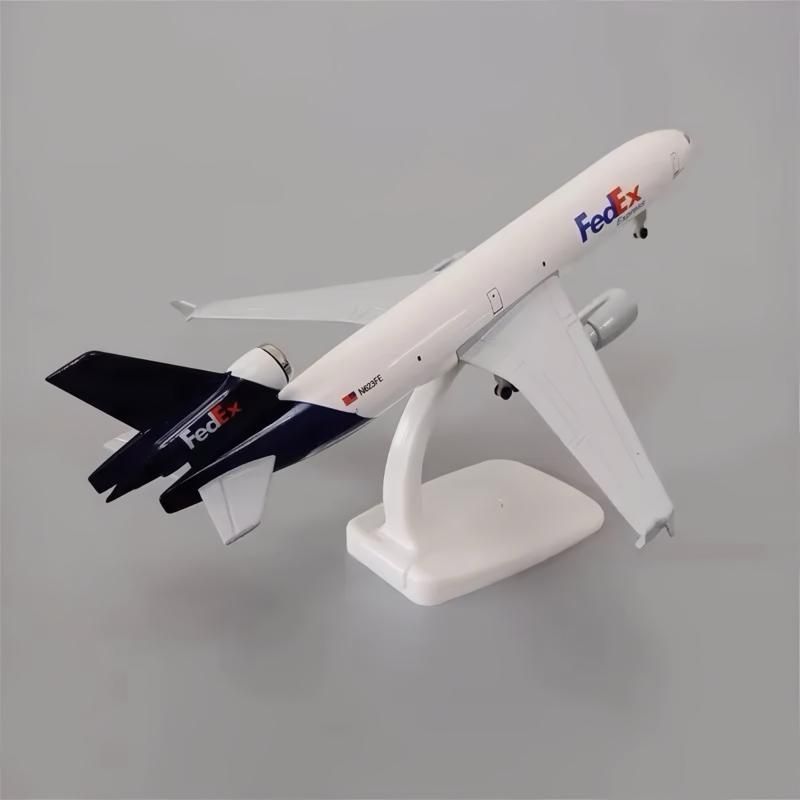Mô tả sản phẩm Mô hình máy bay Fedex MD 20cm có bánh xe+ đế trưng bày.