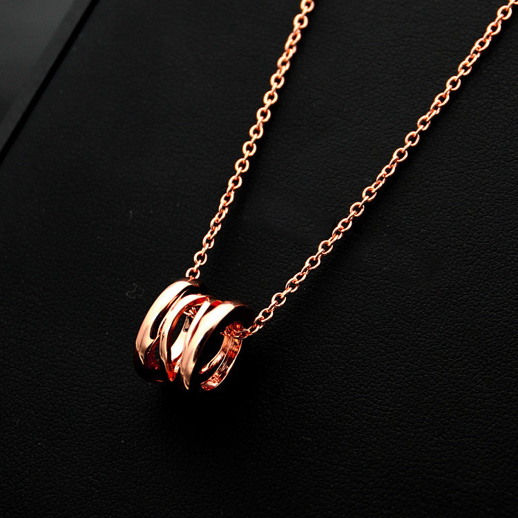 4M0U Letter water ripple b Men's and women's hollowed-out maze couple necklaces