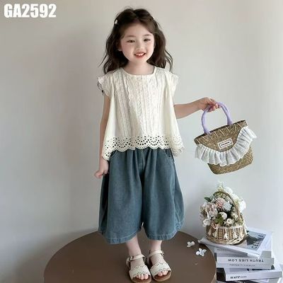 Bộ Bé Gái Áo Kem Ren Thêu Đục Lỗ Tay Bèo Phối Quần Culottes Denim Xanh Xám MINTSCLOSET GA2592
