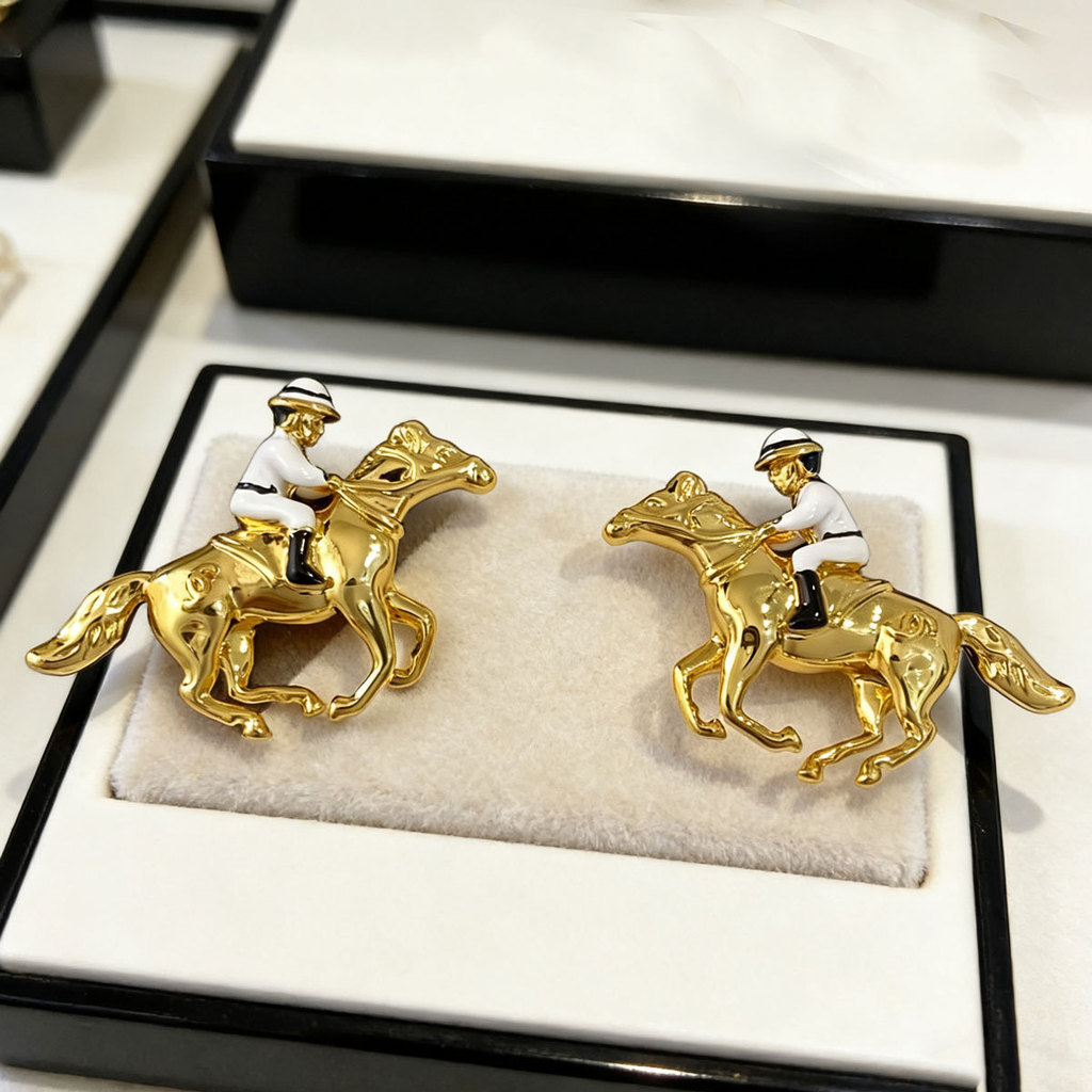PK10 26P New Year's High-End Horse Earrings, Zodiac Year Horse Earrings