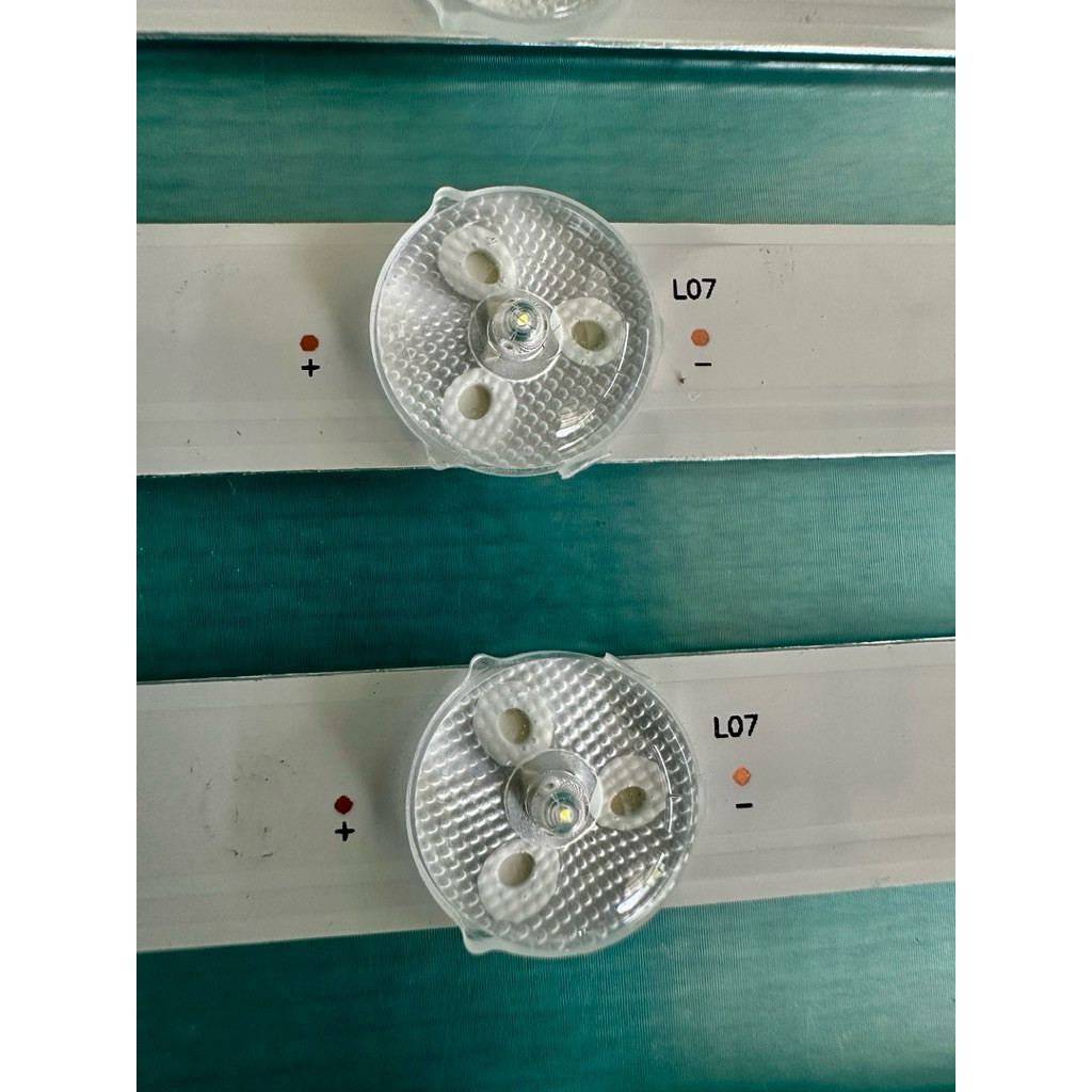 LED TIVI LG  49uk6340PTF/49uk6320/49Lk5700/49LJ550/49Un7290-4thanh 9 led 3v LED mới 100%