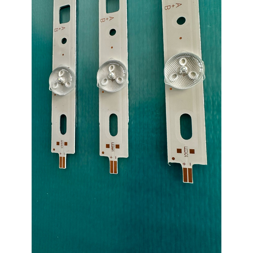 LED TIVI SONY 32R300B /32R300C/32R300D/32R402_3 thanh 8 led 3v