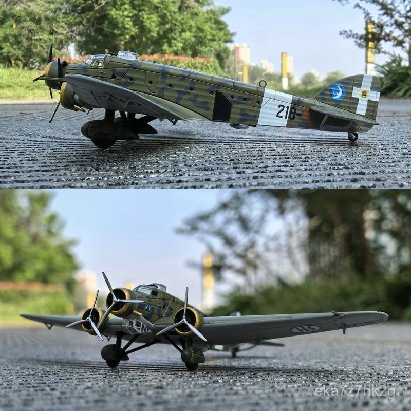 Mô hình máy bay ném bom Savoia-Marchetti SM.79 hợp kim đúc tĩnh quân sự thế chiến trưng bày tủ kính 