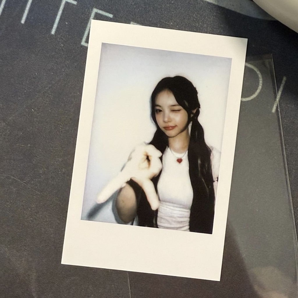 Hearts2hearts h2h cô gái trái tim đơn style e polaroid thẻ nhỏ