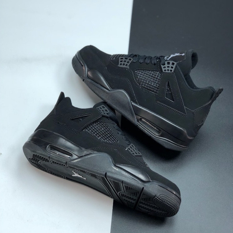 Giày bóng rổ Air Jordan 4 Black Cat Mid-Top Retro Black dành cho nam và nữ.