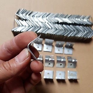 Ke góc vuông 2 lỗ ( giá 20 chiếc )