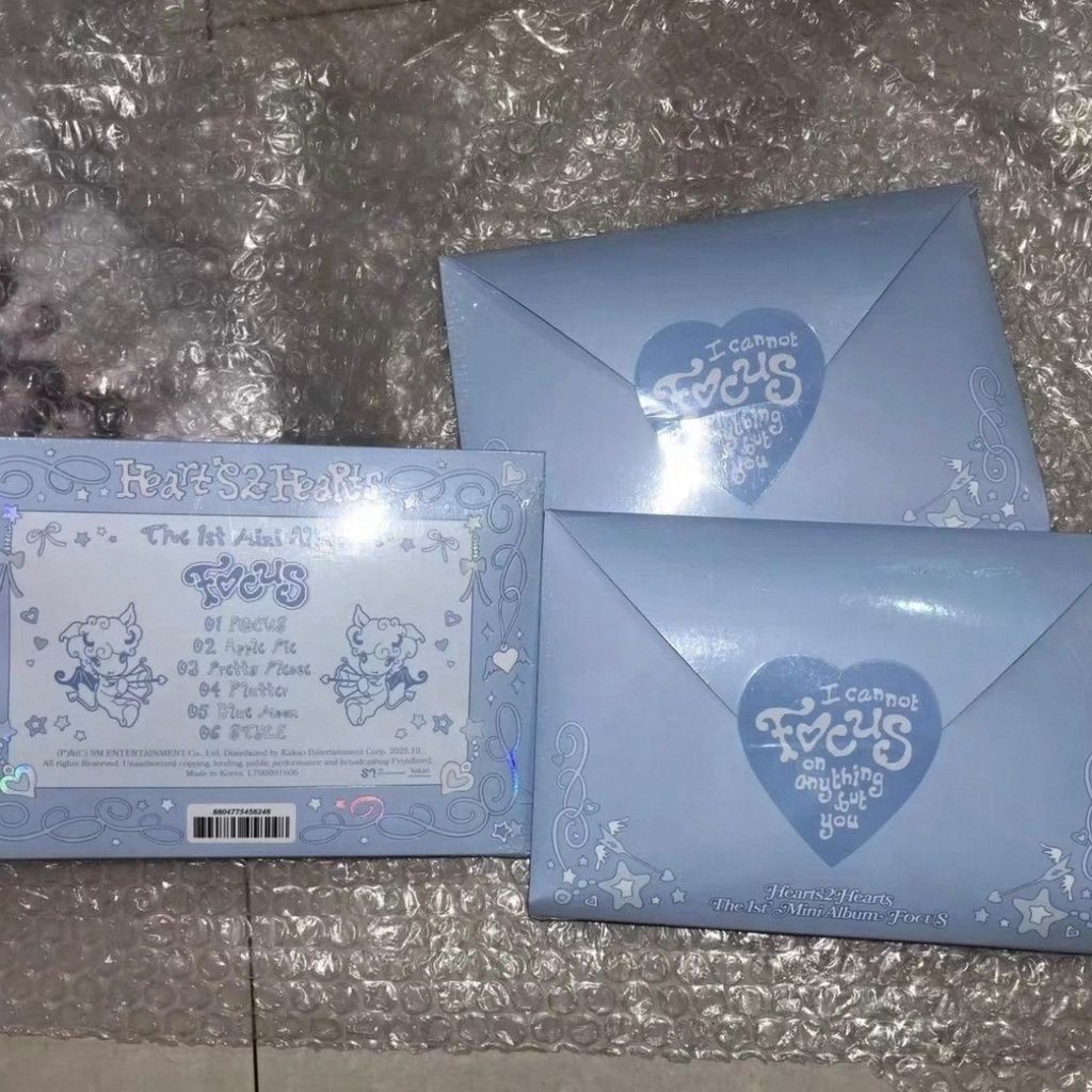 [Hàng sẵn] Hearts2Hearts Heart Locket Edition Album chưa tháo dỡ phiên bản vòng cổ