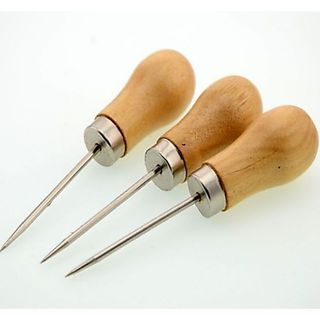1 chiếc dùi cán gỗ