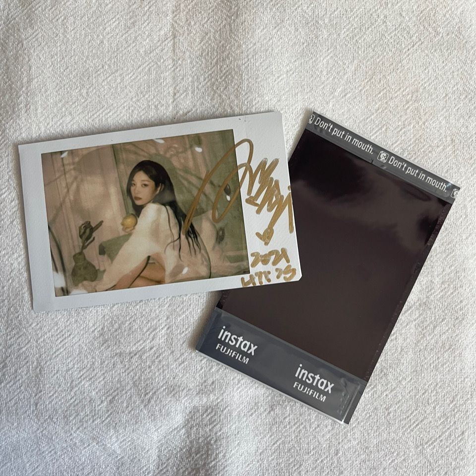 SNH48 Wang Yi Autographed Polaroid Không In Bạn Bè Bạn Gái jx8.20.26