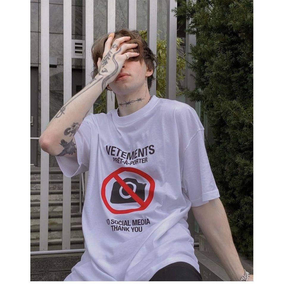 VETEMENTS VETEMENTS Dễ Thương Không Ảnh Camera Chữ LOGO Áo Thun Tay Ngắn Nam Nữ Cùng Phong Cách VTM 
