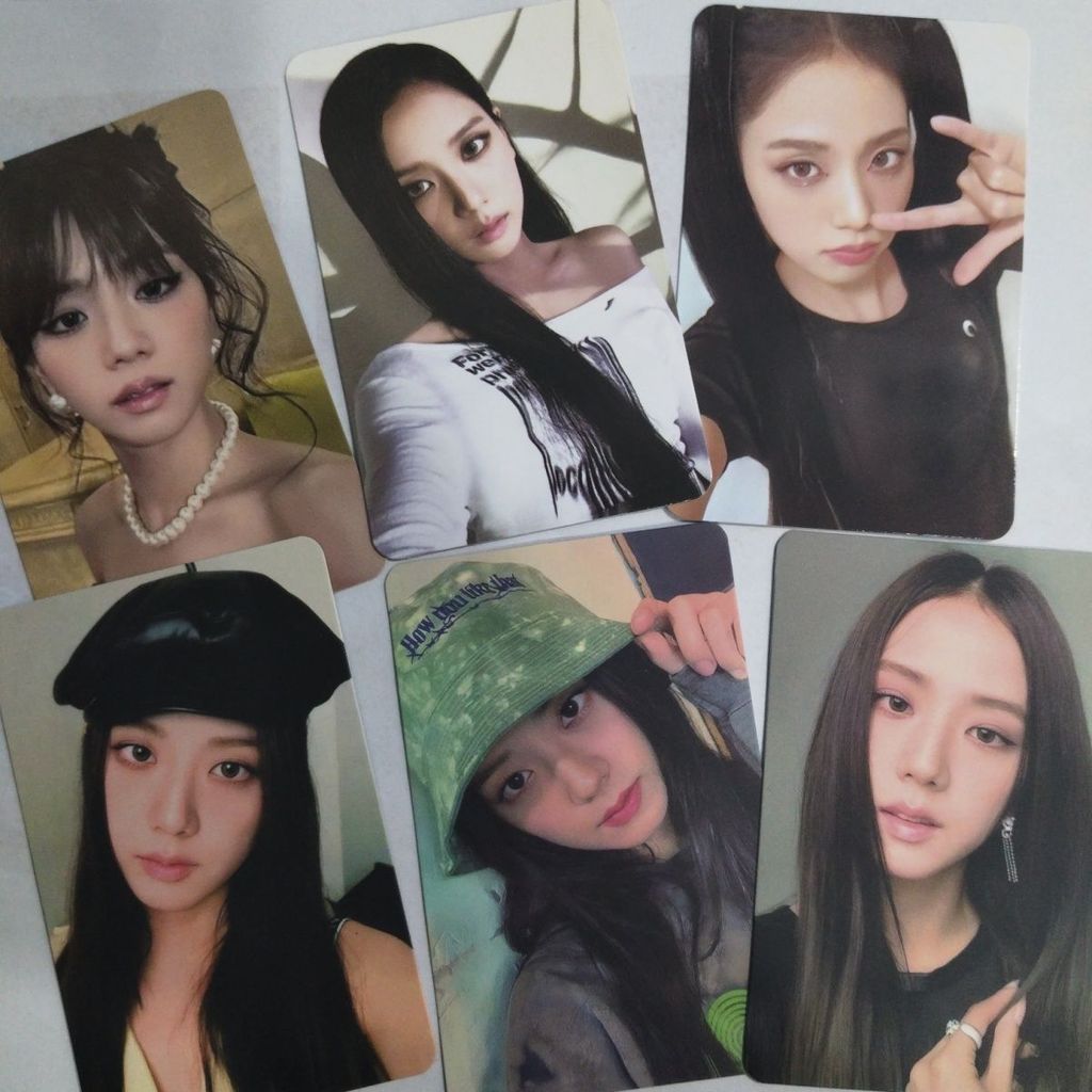Jisoo ngọc trai show mũ nồi đôi đuôi ngựa Kim Ji Soo mũ xanh thẳng tóc show ngày phiên bản chính hãn