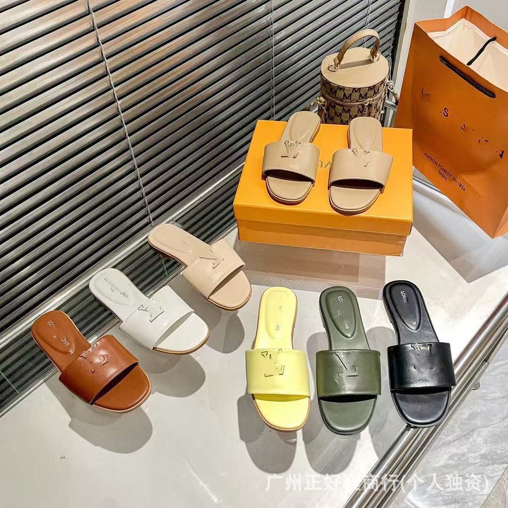 2QI5 Women's summer flat sandals with letter buckle, versatile flat slip-on sandals