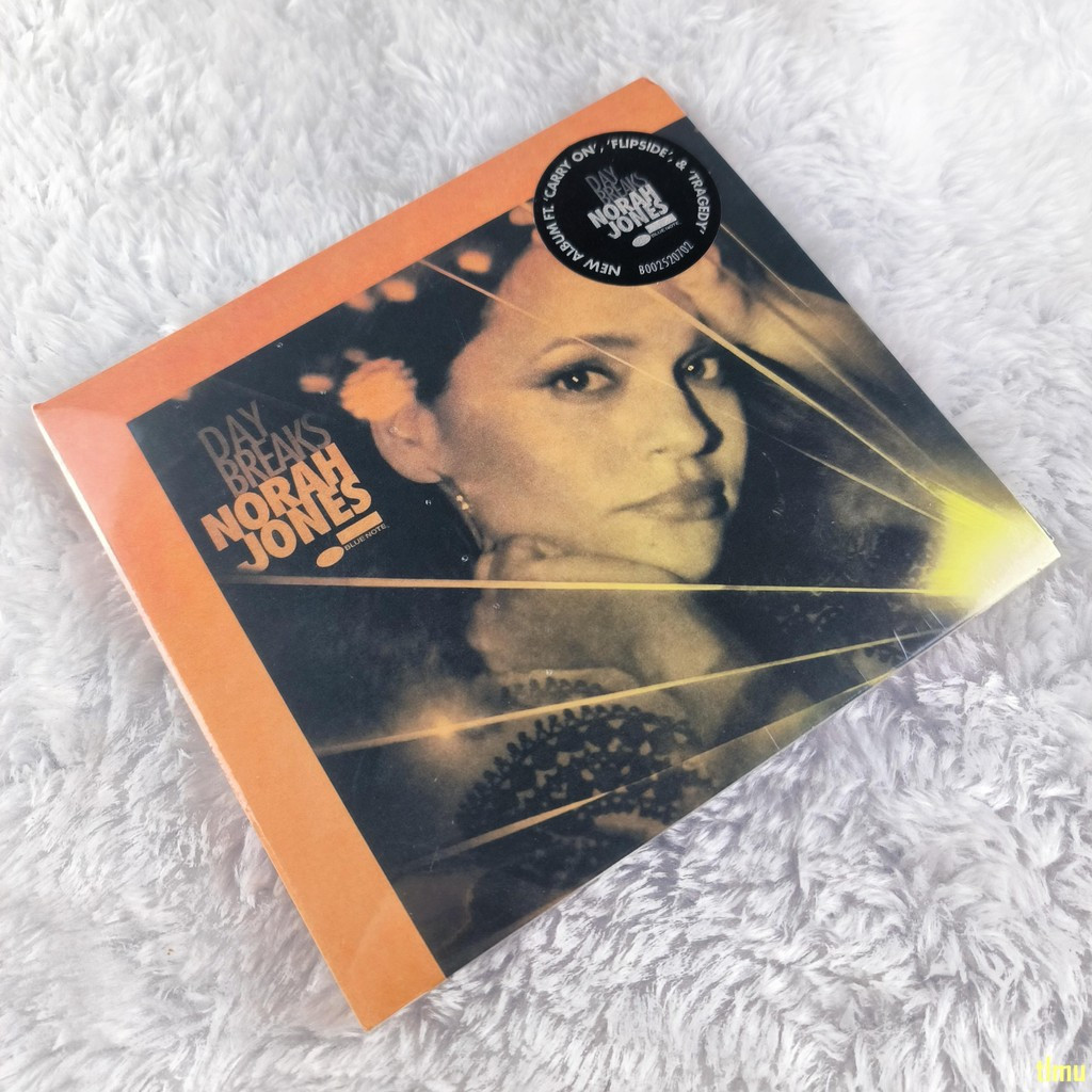 J715 Norah Jones Day Breaks CD Album 2016 Jazz Pop A0101