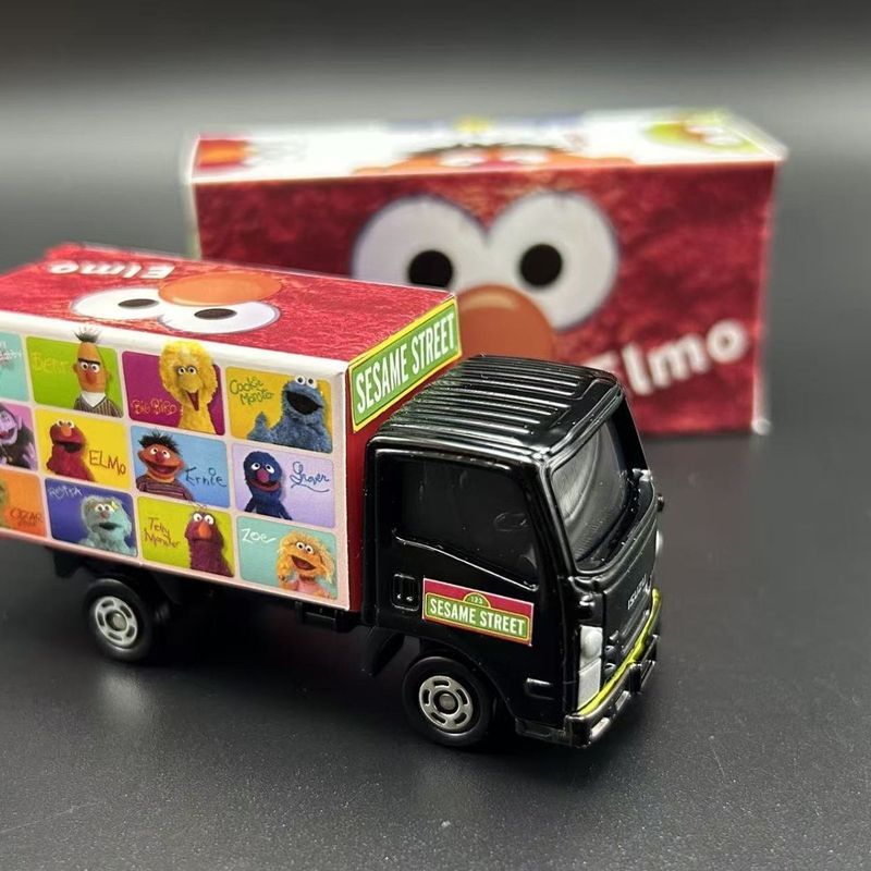 [Domeka] TOMY TOMICA Sesame Street Transporter Isuzu ELF