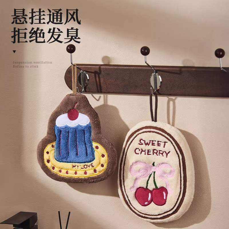 Khăn Lau Tay Treo Tường Hình Bánh Anh Đào – Hoạt Hình Dễ Thương, Thấm Hút Tốt GD108
