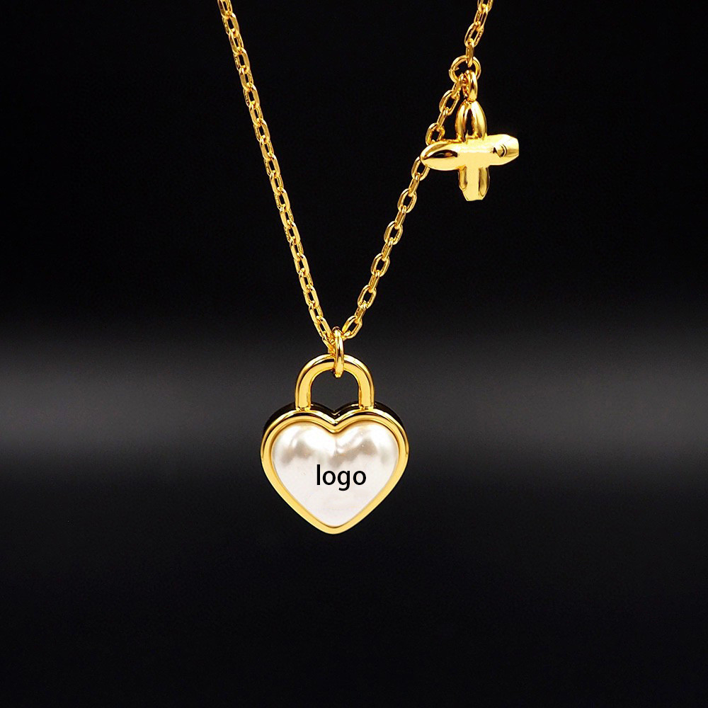 MCWE Heart-shaped letter pearl necklace, four-leaf heart pendant necklace v Flower-shaped pearl