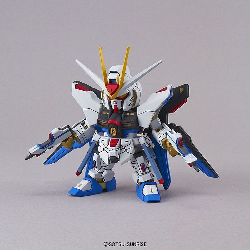 [Bandai] SD EX-STANDARD EX 06 Strike Freedom Gundam Assembly Model