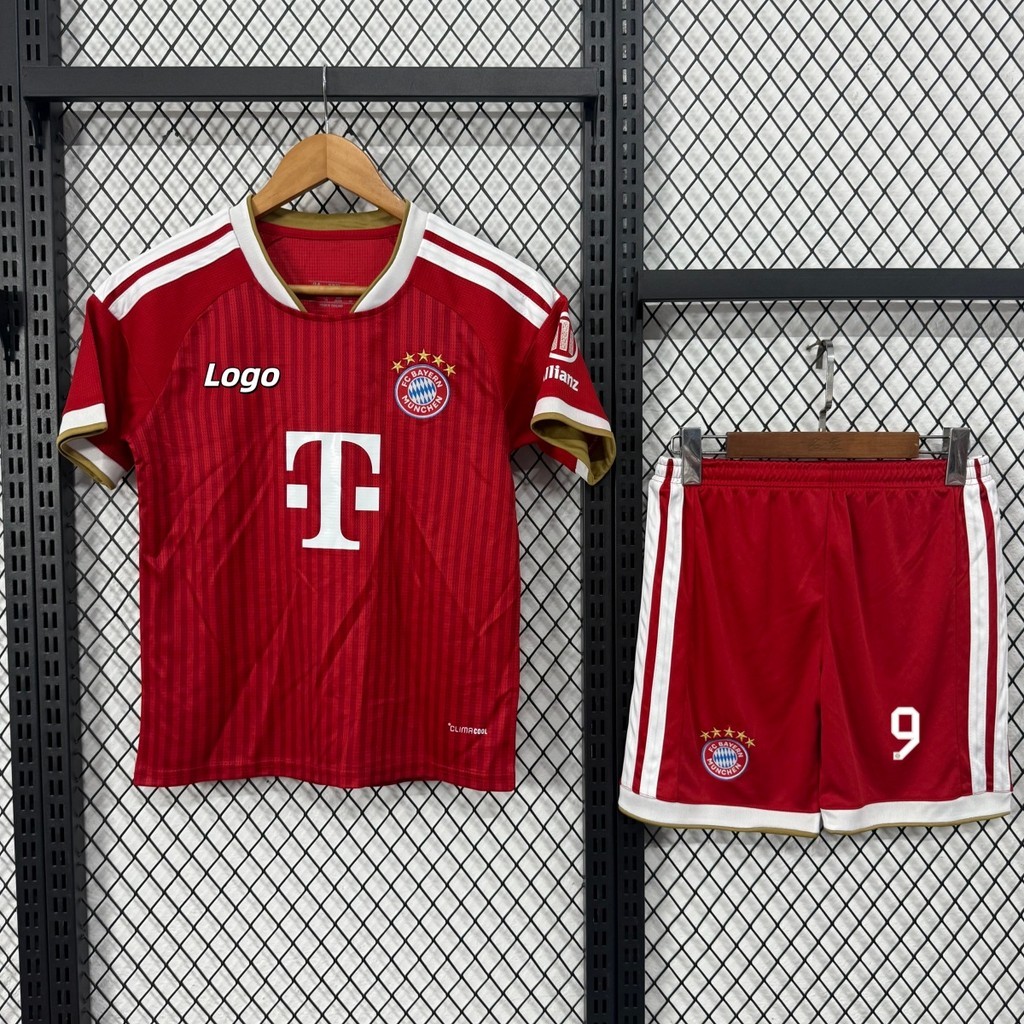 2026 / 27 FCBAYERN Munich Kids Home Jersey Set Áo bóng đá và quần short màu đỏ