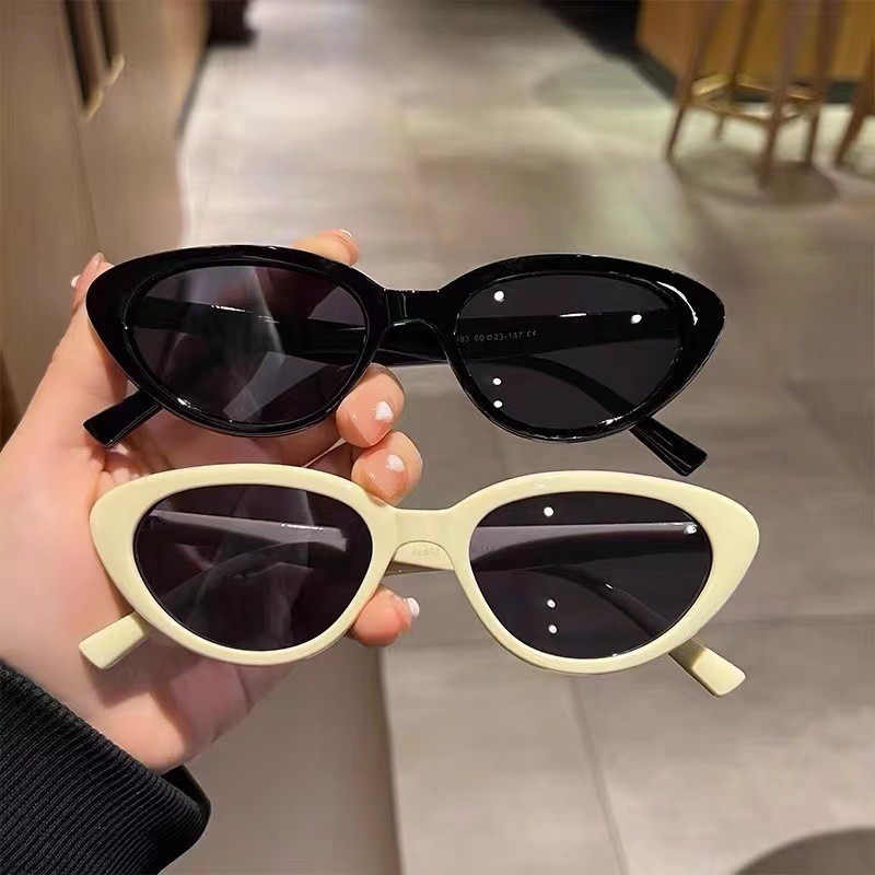 Kính râm mắt mèo nữ Sweet Bitter Shape Hee Kem chống nắng chống tia cực tím