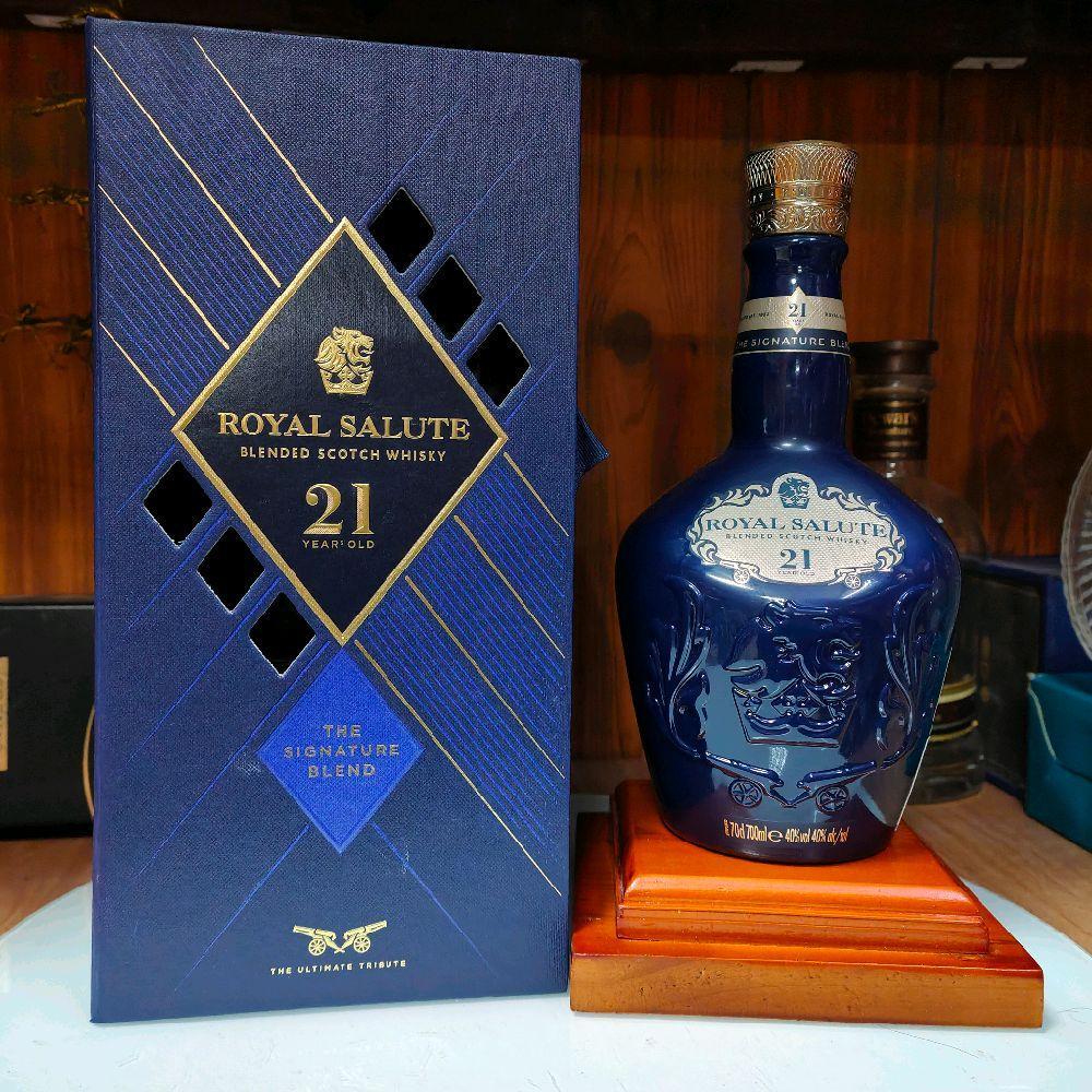 Vỏ chai rượu ngoại Chivas 21 năm Full Box tặng kèm đế gỗ trưng bày decor (chai rỗng)