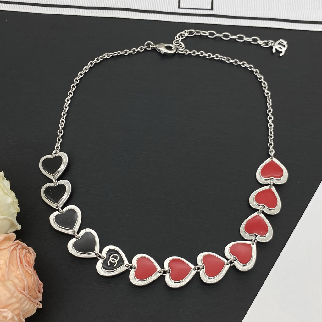 P Heart-shaped necklace, letter necklace, trendy necklace, elegant necklace, finely crafted