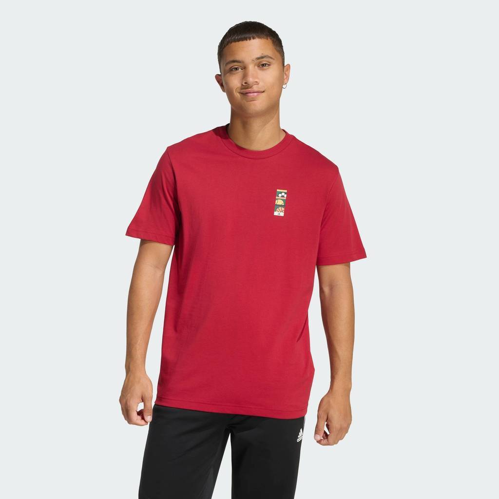 adidas Lifestyle & Tennis MEMORIES OF SPORT POSTER GRAPHIC T-SHIRT Men Burgundy KB2508