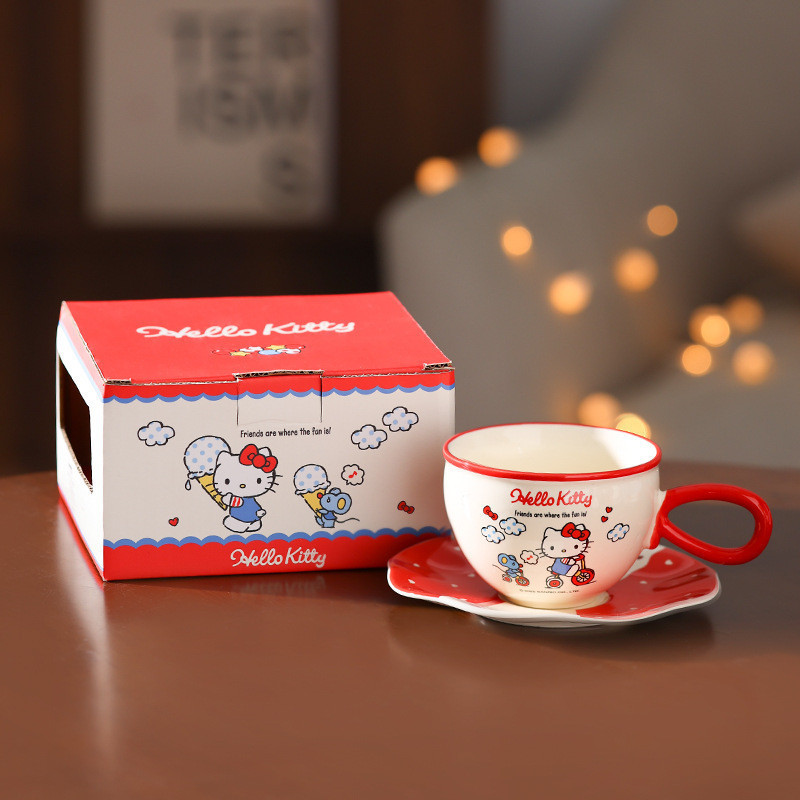 Set ly Kitty BD176 - Ly Sứ Có Quai Cầm Kèm Đĩa Họa Tiết  Kitty