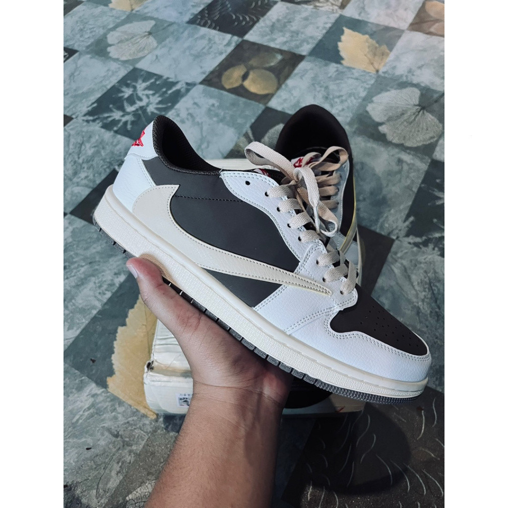 Travis Scott Air Jordan 1 Cánh buồm Mocha lùi thấp DM866-162
