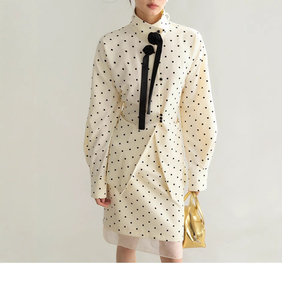 Bộ áo sơ mi và váy hoa văn chấm bi kèm ruy băng từ Rose's