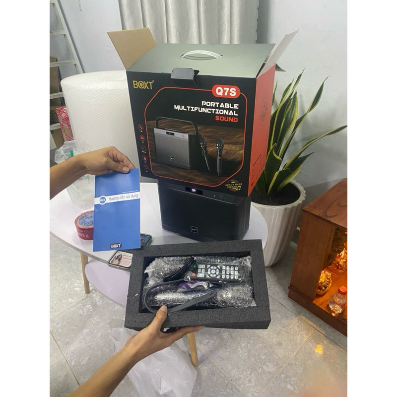 Loa xách tay BOXT Q7S v2 xám / Q7S v2 đen - kèm 2 mic pin sạc