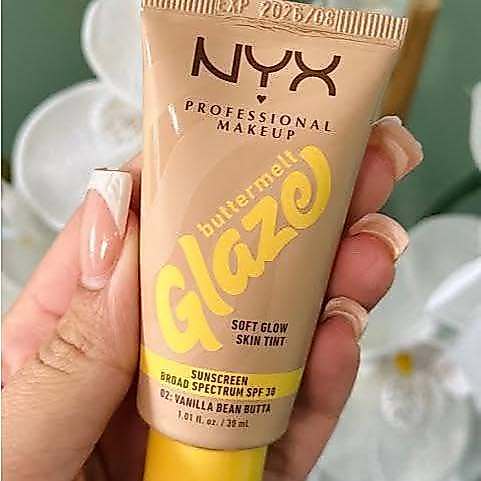 Kem Nền NYX, Kem Nền Dưỡng Ẩm NYX Buttermelt Glaze Soft Glow Skin Tint SPF 30
