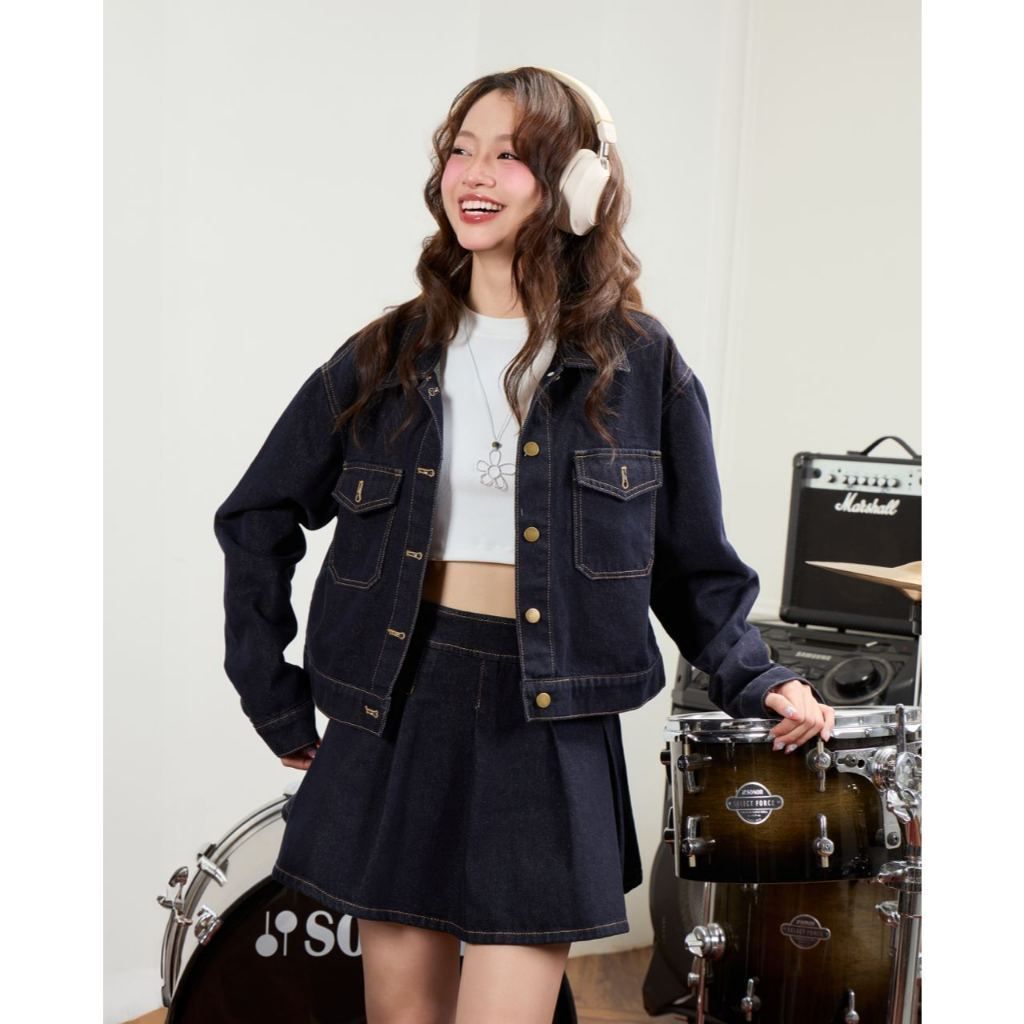 Áo khoác jean croptop nữ form rộng THE C.I.U, áo khoác denim dáng ngắn cá tính - Roxy Jacket