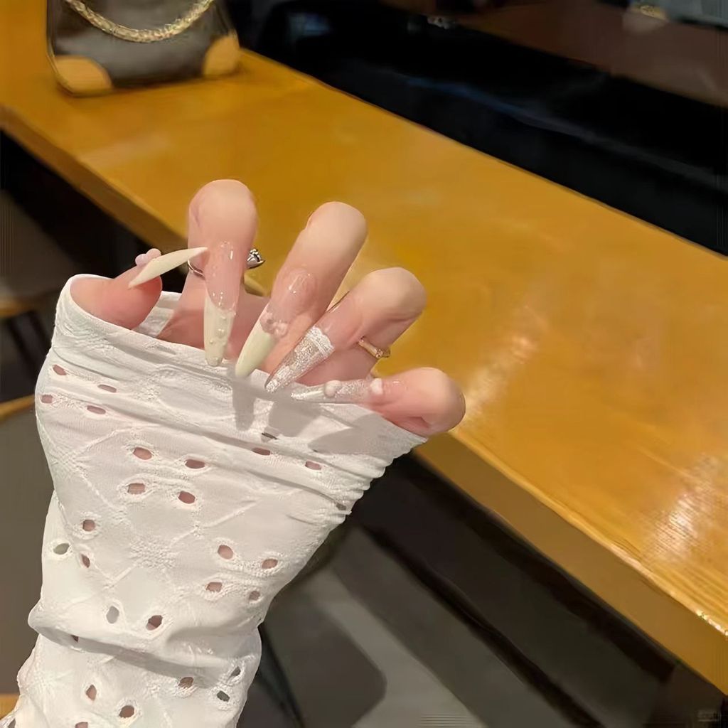 Handtoul miu phong cách ngọt ngào Tay đeo Miu phong cách múa ba lê ngọt ngào Vẽ tay trắng Pháp Tình 