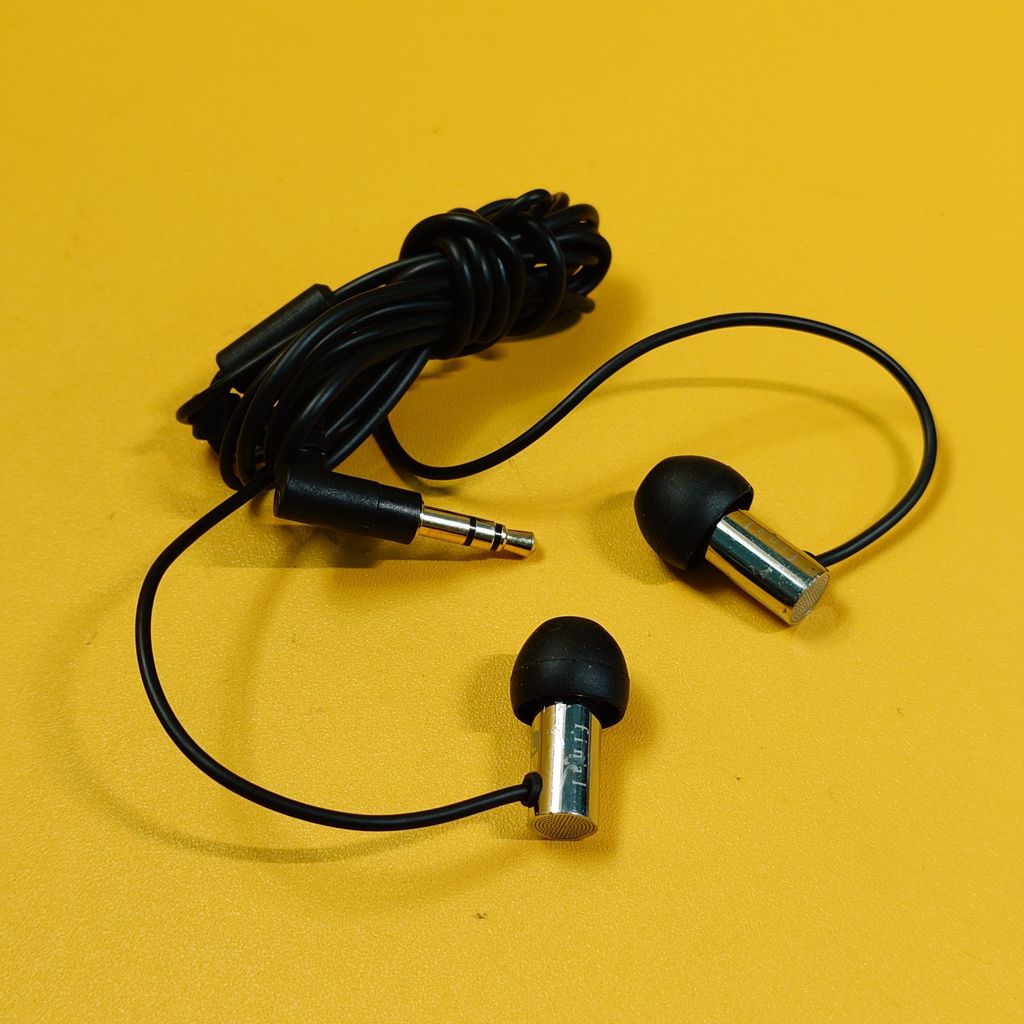 Tai nghe in-ear Final E3000 cũ màu bạc - âm thanh tự nhiên, đeo êm, chuẩn audiophile