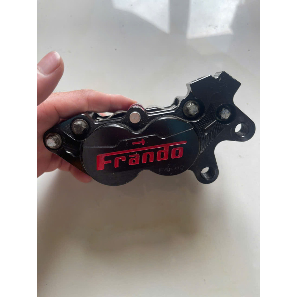( Hàng cũ ) heo dầu frando 4 pis màu đen có trầy xước nhẹ ARM Racing-Nhi