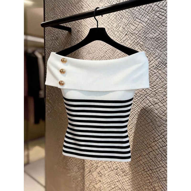 Pháp Off-the-Shoulder Đen Trắng Họa Tiết Áo Len Nữ Off-the-Shoulder Nút Vàng Slim